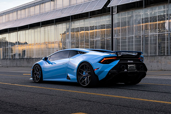 Фото дисков Brixton Forged PF7 Матовый графит на Lamborghini Huracan