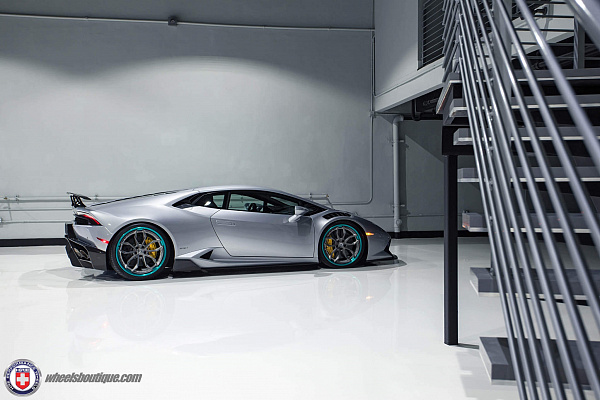Фото дисков HRE S201 Сатиновый темный лак на Lamborghini Huracan