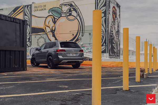 Фото дисков Vossen HFX-2 (5-Lug) Черный глянец на Volkswagen Atlas