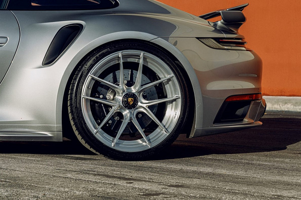 Фото дисков Anrky XR-201 Глянцевый лак на Porsche 911 VIII