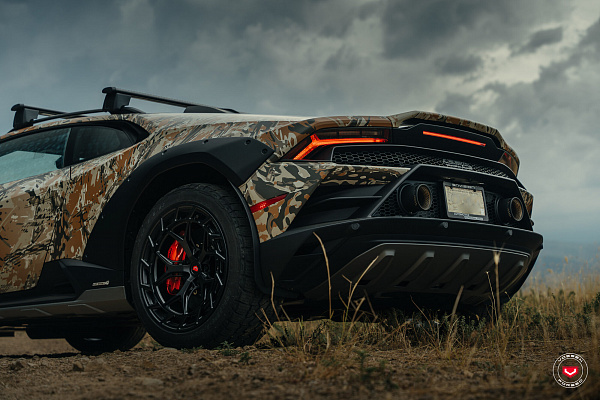 Фото дисков Vossen LC3-01T Черный глянец на Lamborghini Huracan