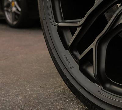 Фото дисков Brixton Forged PF14 R / RS на Ferrari Purosangue