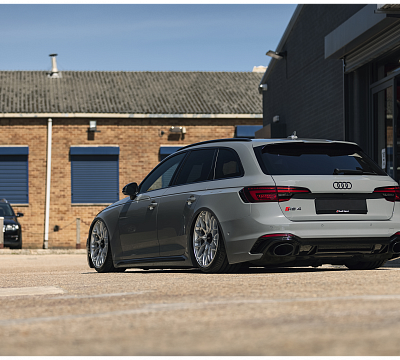 Фото дисков Rotiform SGN на Audi A/S/RS 4 (B9)