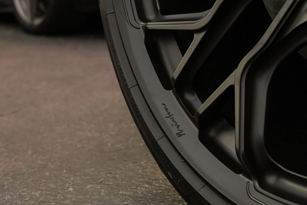 Фото дисков Brixton Forged PF14 R / RS Черный сатин на Ferrari Purosangue