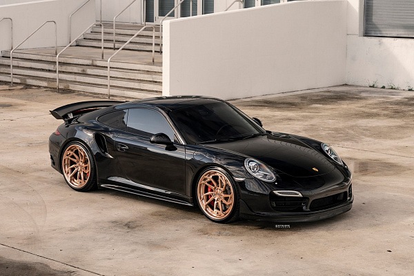Фото дисков Strasse Wheels SB1 Deep Concave FS Сатиновое золото на Porsche 911 VII