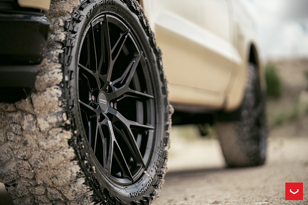 Фото дисков Vossen HF6-4 Черный сатин на Chevrolet Silverado IV