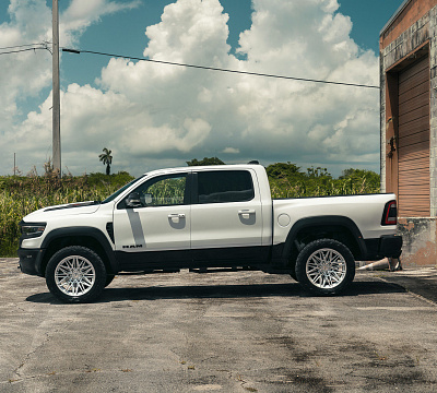 Фото дисков Vossen HF6-5 на Ram 1500 V