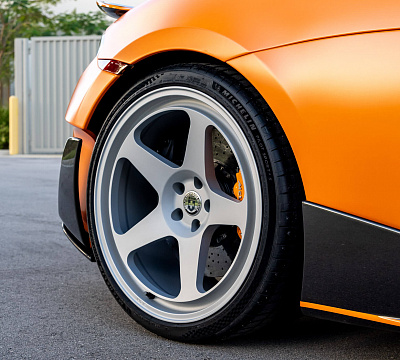 Фото дисков HRE 305 GT на McLaren 600