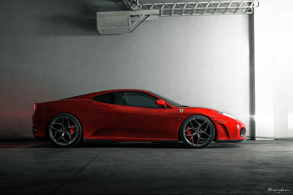 Фото дисков Brixton Forged PF5 Сатиновый графит на Ferrari F430