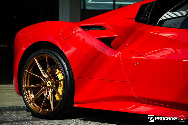 Фото дисков Vossen EVO-2R Глянцевое темное золото на Ferrari 488
