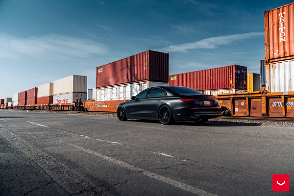 Фото дисков Vossen HF-8 Черный глянец на Mercedes-Benz S-Class (W223)