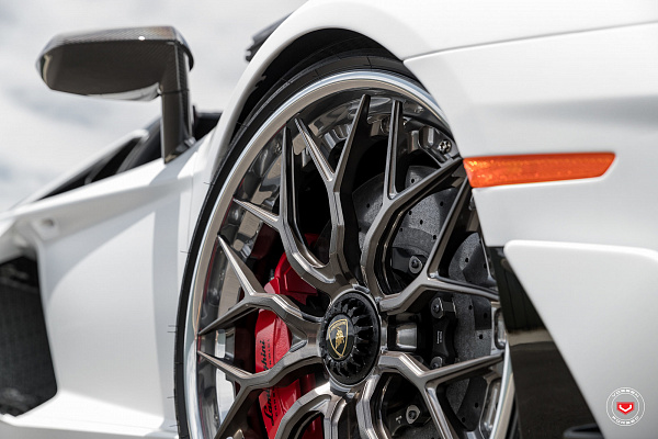 Фото дисков Vossen S17-01 (3-Piece) Глянцевый темный лак на Lamborghini Aventador