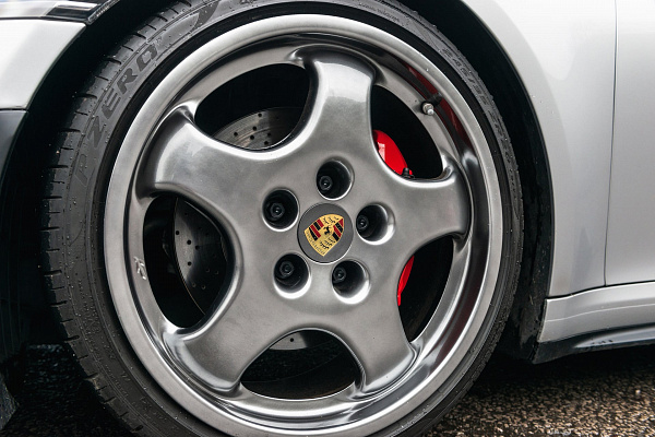 Фото дисков Kahn Cup 1 Remastered Серебро на Porsche 911 VIII