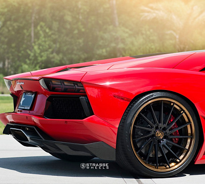 Фото дисков Strasse Wheels SV15T Deep Concave FS на Lamborghini Aventador
