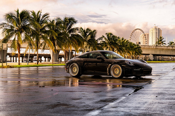 Фото дисков Strasse Wheels SC20 Track Сатиновое золото на Porsche 911 VIII