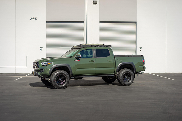 Фото дисков HRE FT1 Черный сатин на Toyota Tacoma III
