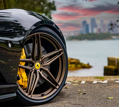 Фото дисков HRE P107SC на Ferrari 812
