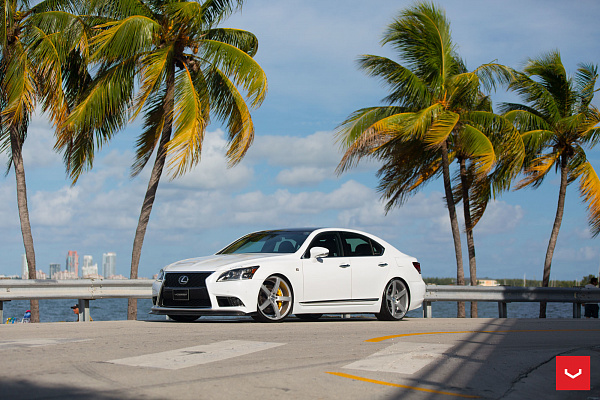 Фото дисков Vossen CV3 Серебро на Lexus LS IV