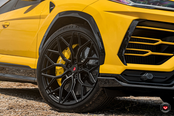 Фото дисков Vossen S17-01 Черный сатин на Lamborghini Urus