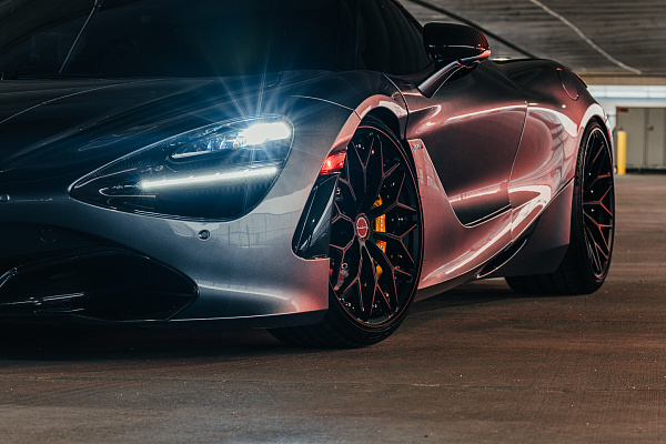 Фото дисков Brixton Forged CM6-R Черный сатин на McLaren 720S