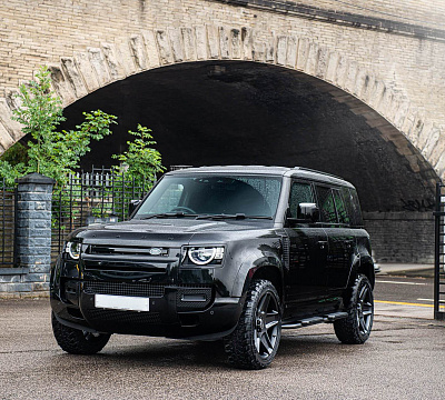Фото дисков Kahn Mondial Retro RS на Land Rover Defender II