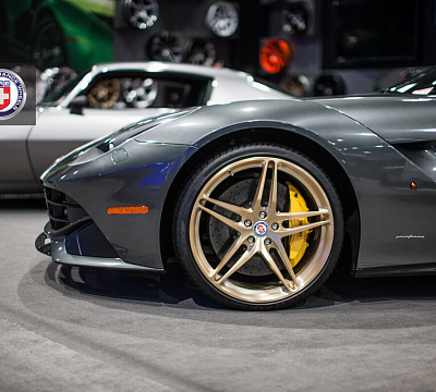 Фото дисков HRE P107 на Ferrari F12
