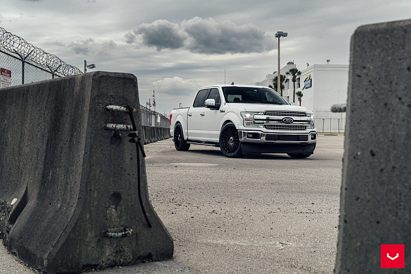 Фото дисков Vossen HF-8 Черный глянец на Ford F-150 XIII