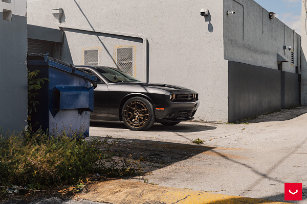 Фото дисков Vossen HFX-1 (5-Lug) Сатиновая бронза на Dodge Challenger III
