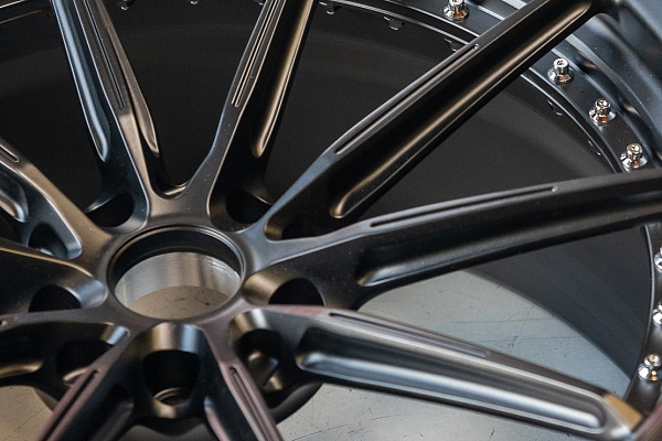 Фото дисков Brixton Forged R11-R Черный сатин на Bentley Continental GT III