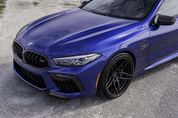 Фото дисков Strasse Wheels SV4 Deep Concave Duoblock Черный глянец на BMW 8/M8