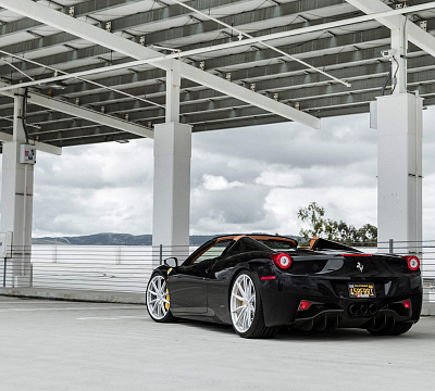 Фото дисков HRE P104SC на Ferrari 458