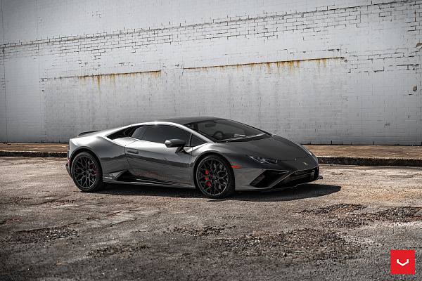 Фото дисков Vossen HF-2 Черный глянец на Lamborghini Huracan