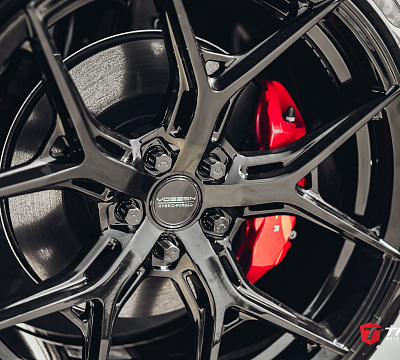 Фото дисков Vossen HF-5 на Tesla Model Y
