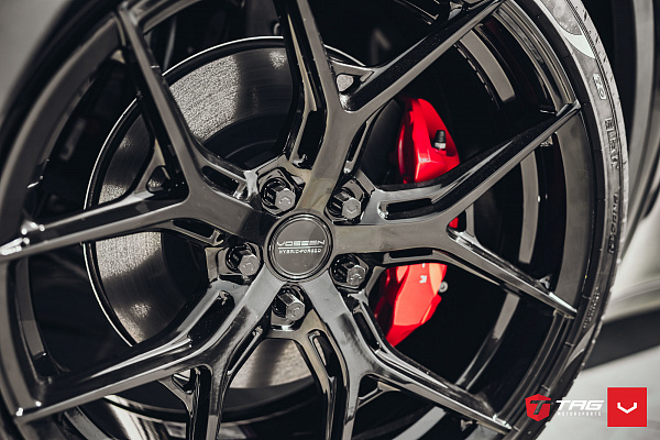 Фото дисков Vossen HF-5 Черный глянец на Tesla Model Y