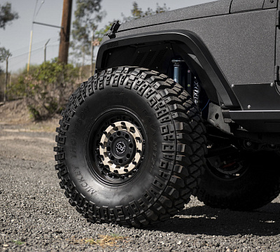 Фото дисков Black Rhino ARSENAL на Jeep Wrangler III (JK)