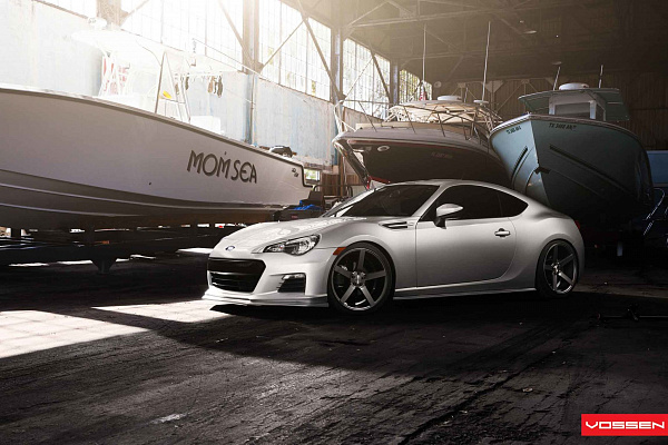 Фото дисков Vossen CV3 Сатиновый графит на Subaru BRZ I