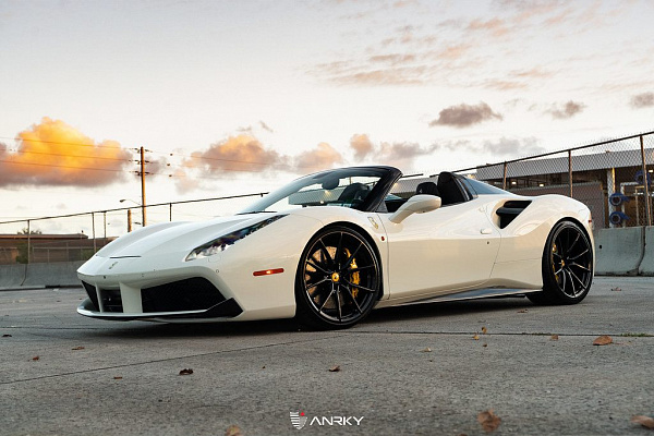 Фото дисков Anrky AN12 Черный глянец на Ferrari 488