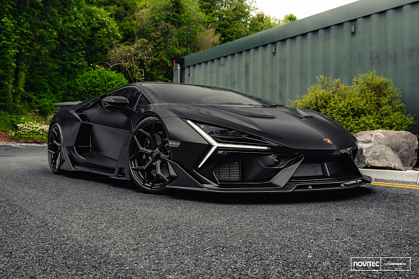 Фото дисков NOVITEC NL4 Черный глянец на Lamborghini Revuelto