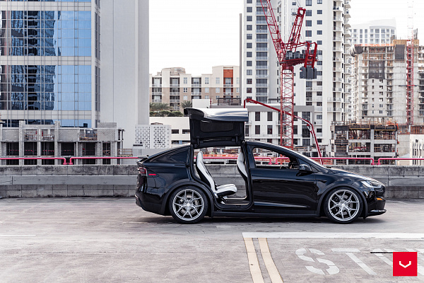 Фото дисков Vossen HF-5 Серебро на Tesla Model X