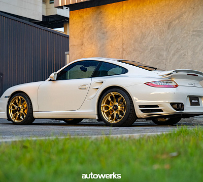Фото дисков HRE P201 на Porsche 911 VI