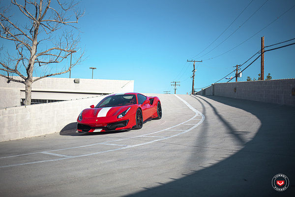 Фото дисков NOVITEC NF8 Черный глянец на Ferrari 488