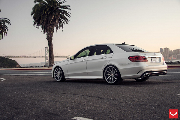 Фото дисков Vossen CVT Серебро на Mercedes-Benz E-Class (W212, S212, C207)