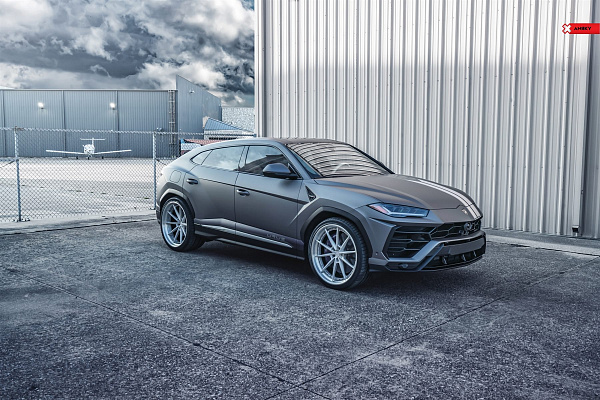 Фото дисков Anrky AN38 Сатиновый лак на Lamborghini Urus