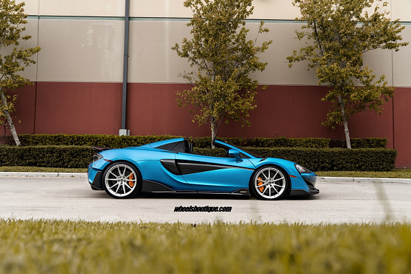 Фото дисков HRE P104SC Глянцевый лак на McLaren 600