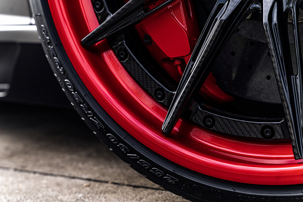 Фото дисков Strasse Wheels SV10-RS Performance Другой цвет на Lamborghini Aventador