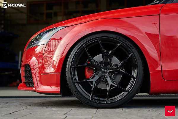 Фото дисков Vossen HF-5 Черный глянец на Audi TT (8J)