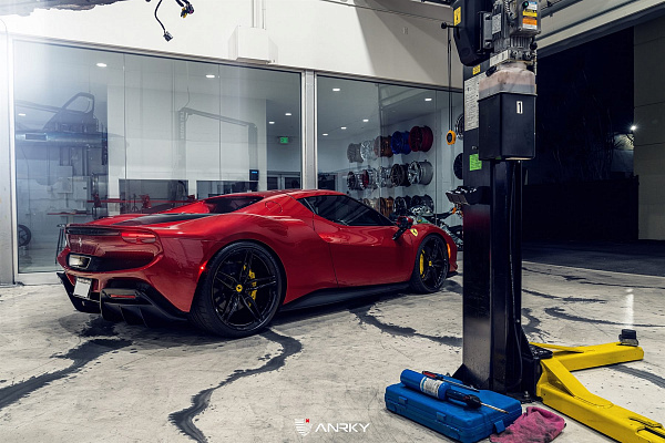 Фото дисков Anrky AN17 Черный глянец на Ferrari 296