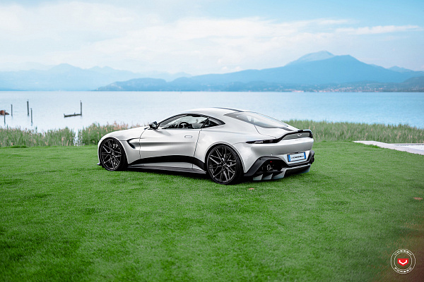 Фото дисков Vossen EVO-5 Глянцевый темный лак на Aston Martin Vantage 4