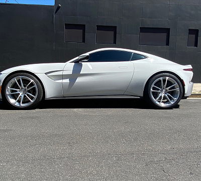 Фото дисков CEC C882 на Aston Martin Vantage 4