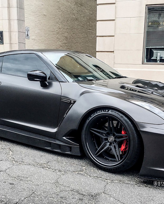 Фото дисков SV2 Deep Concave FS Черный сатин на Nissan GT-R